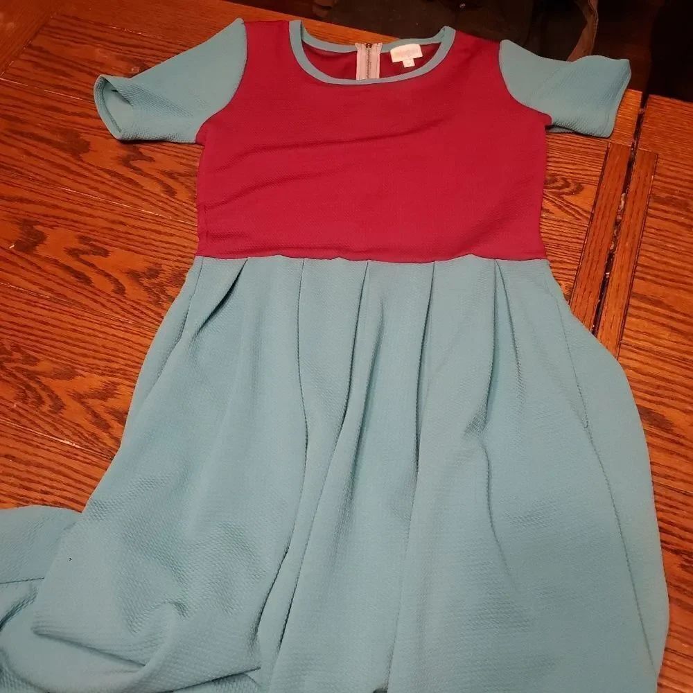 Lularoe Amelia green&maroon dress sz Medium